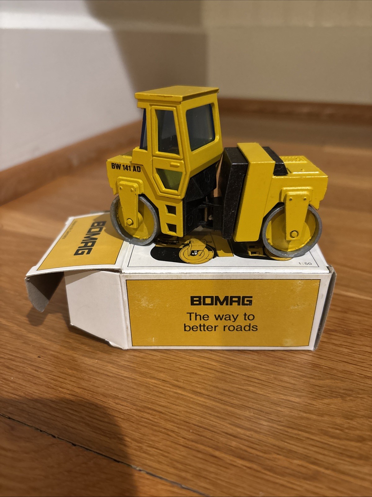 Collectible In Box- BOMAG BW 141AD – Die Cast Construction Equipment Model