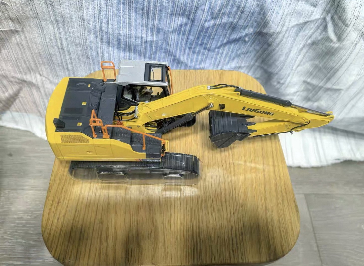 1/35 Scale LIUGONG 922F Hydraulic Excavator Diecast Model Collection Toy Gift