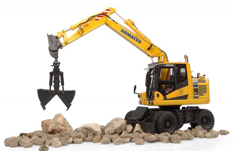 UNIVERSAL HOBBIES – KOMATSU PW148-11 Wheeled Excavator with Bucket and C…