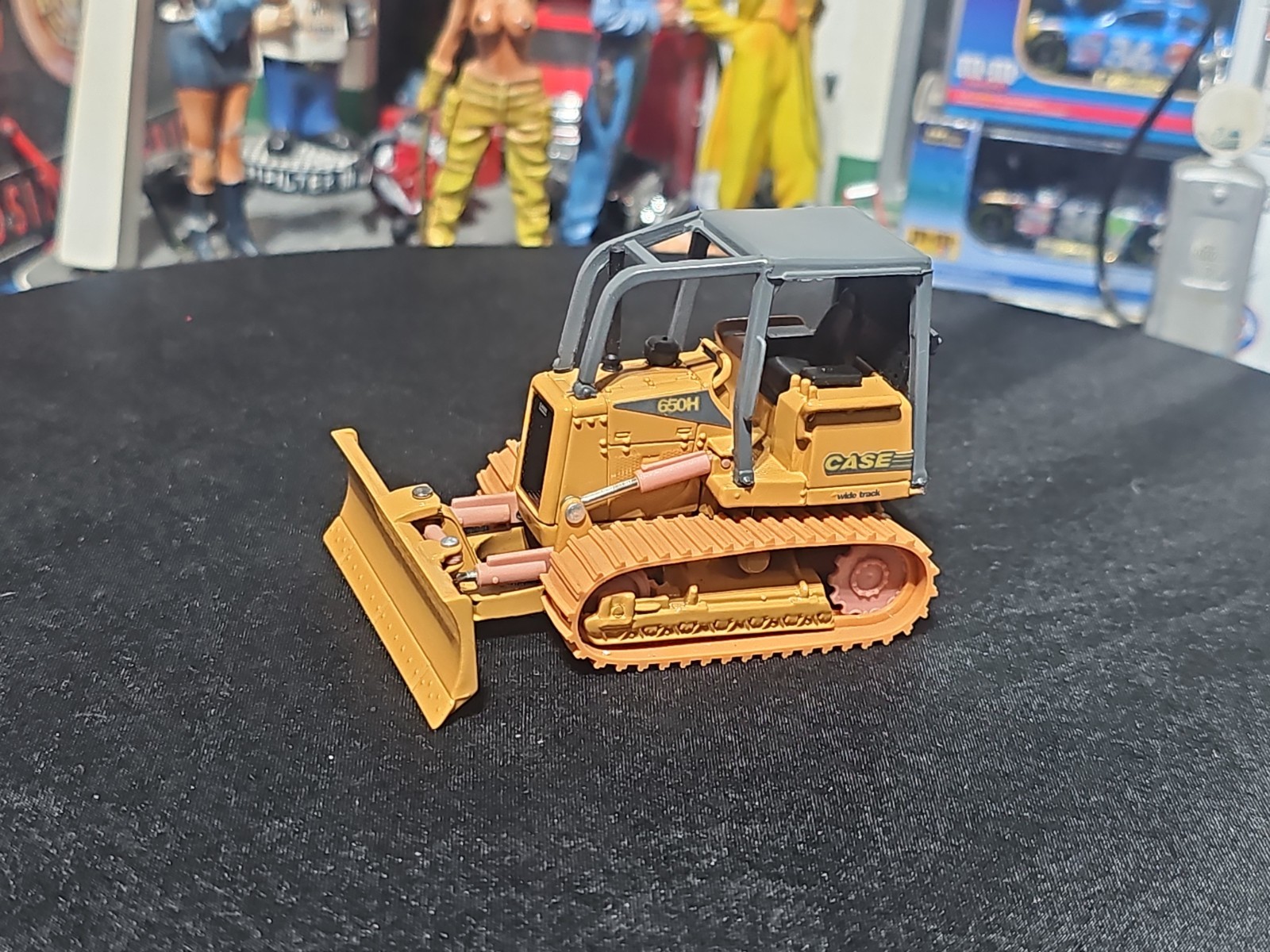 VINTAGE RARE 1/50 ERTL CASE CONSTRUCTION 650H CRAWLER VERY NICE CRAWLER