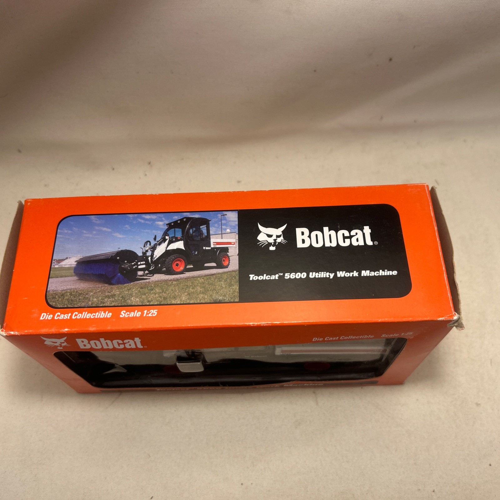 Bobcat Toolcat 5600 Utility Work Machine 1:25 Scale Die Cast Collectible UTV