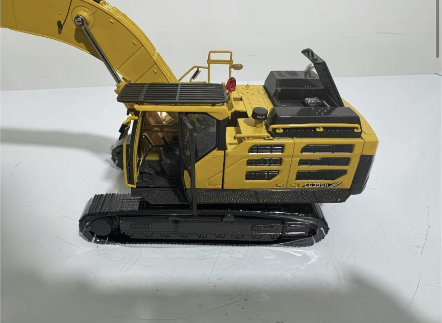 1/35 Scale SDLG E6395H Hydraulic Excavator Diecast Model Collection Toy Gift