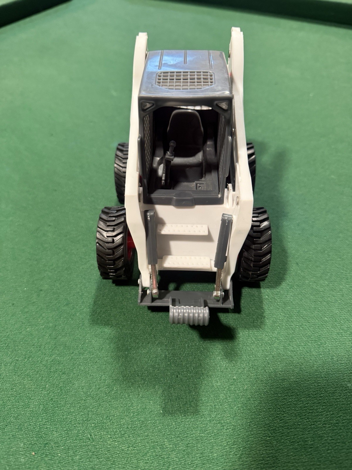 ERTL Bobcat S300 Loader Skid Steer w/ sounds Die Cast 1:32 Scale Model NO BUCKET