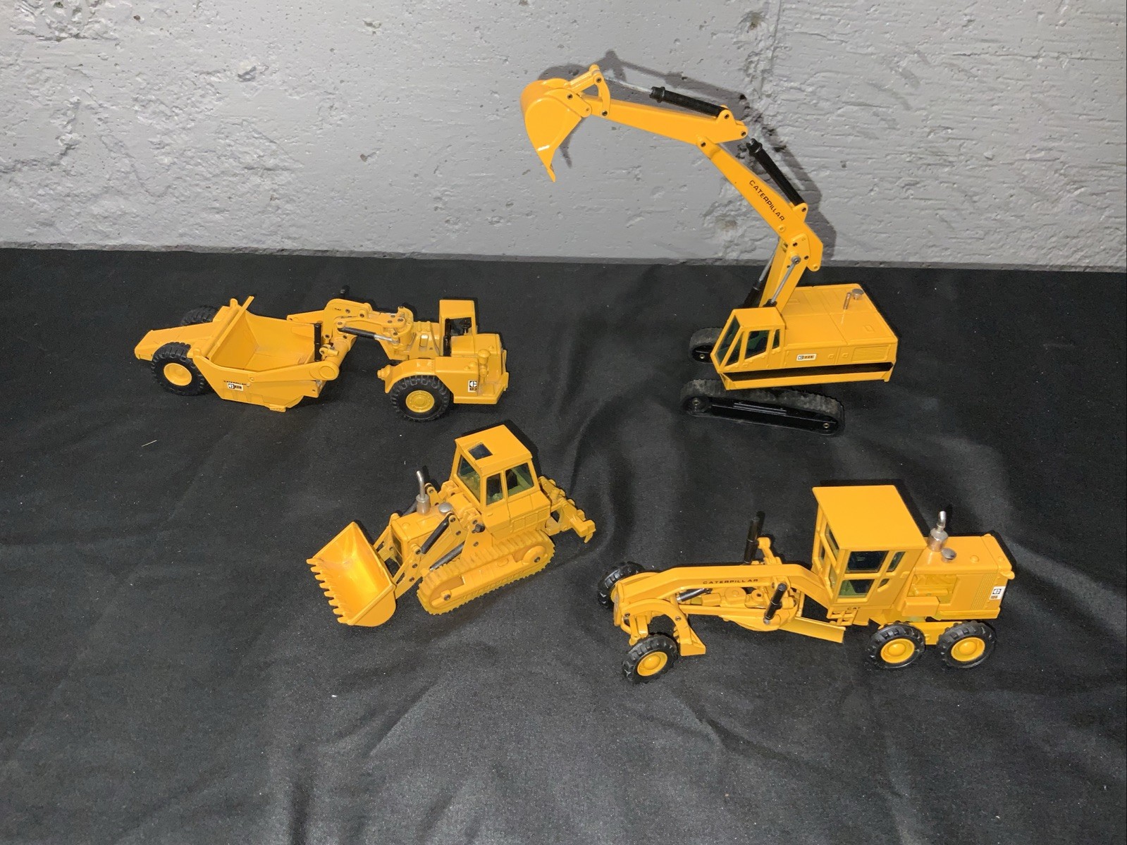 JOAL Caterpillar Cat 225 Excavator, Grader 217, Earth Mover 219, Loader 213