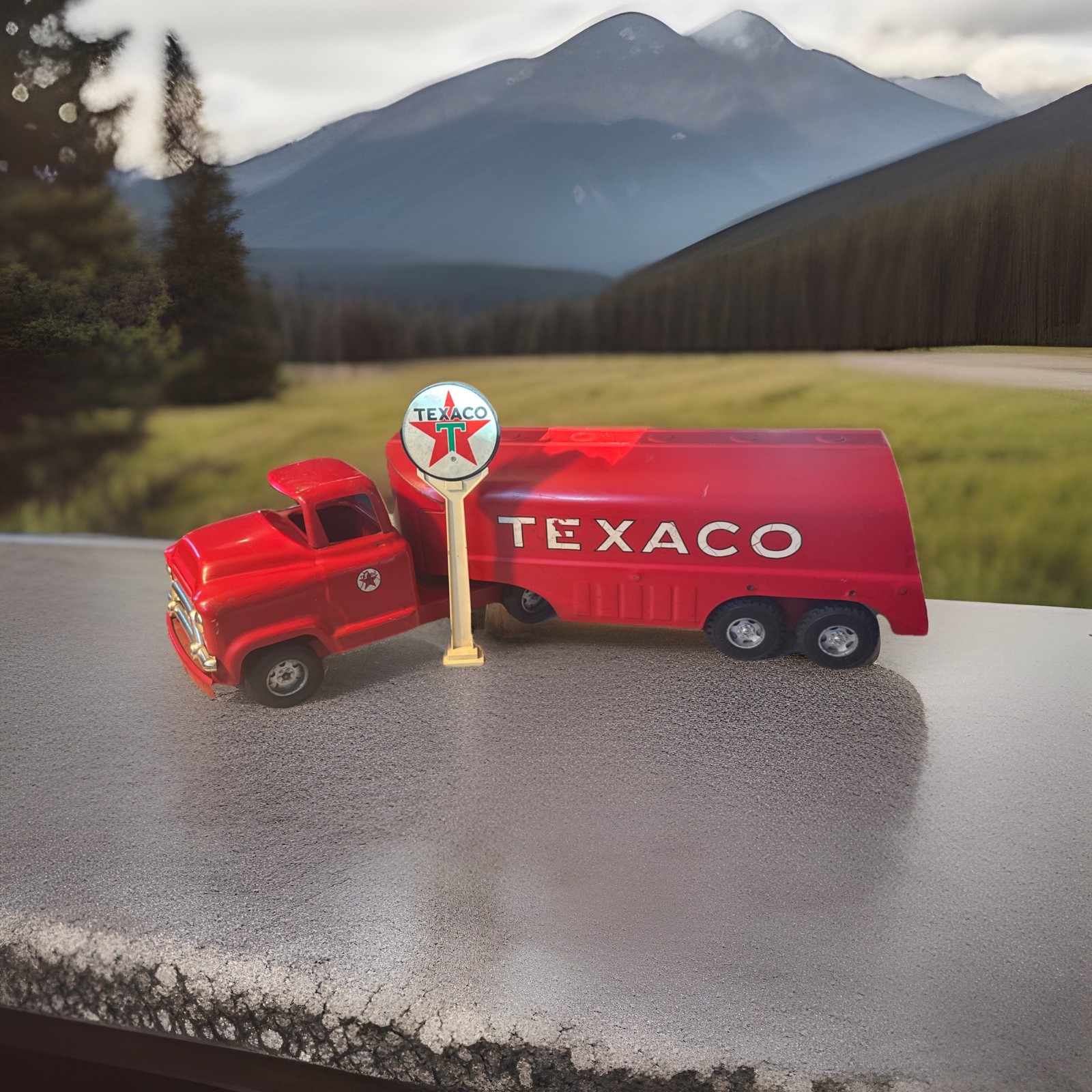 Vintage 1950’s Buddy L Pressed Steel Texaco Fuel Tanker Truck With Plastic Sign