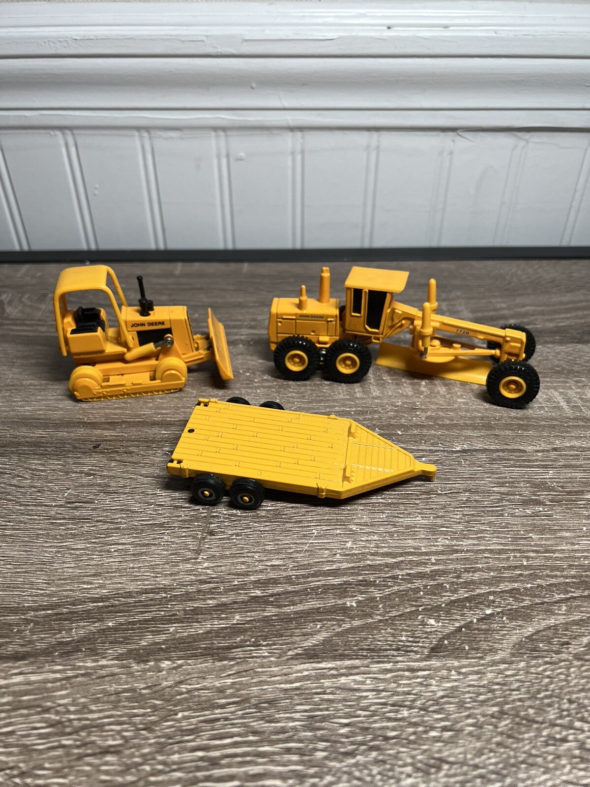 Lot 3 Vintage ERTL Diecast John Deere 772B Grader Bulldozer Trailer Crawler 5”