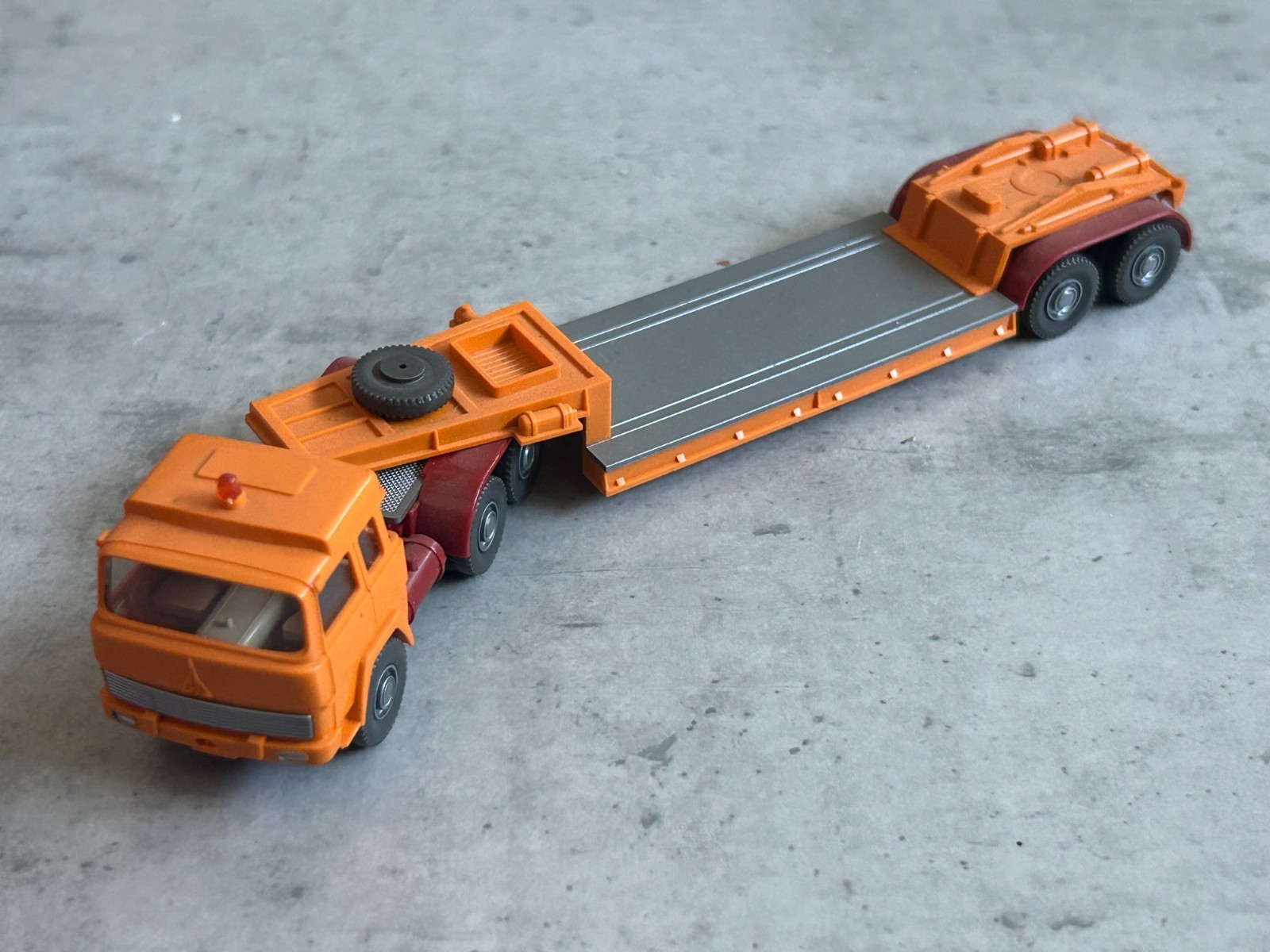 Wiking 1:87 Magirus Heavy Equipment Hauler heavy load orange *C16*