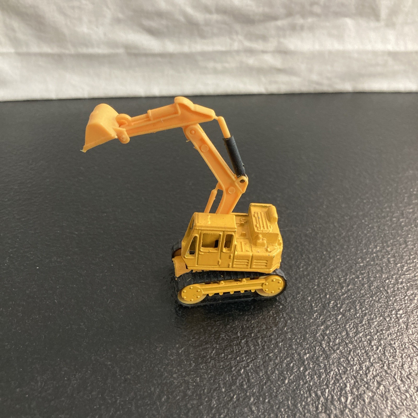 Vintage Hydraulic Excavator Diecast Metal Plastic Boom #P314 Yellow
