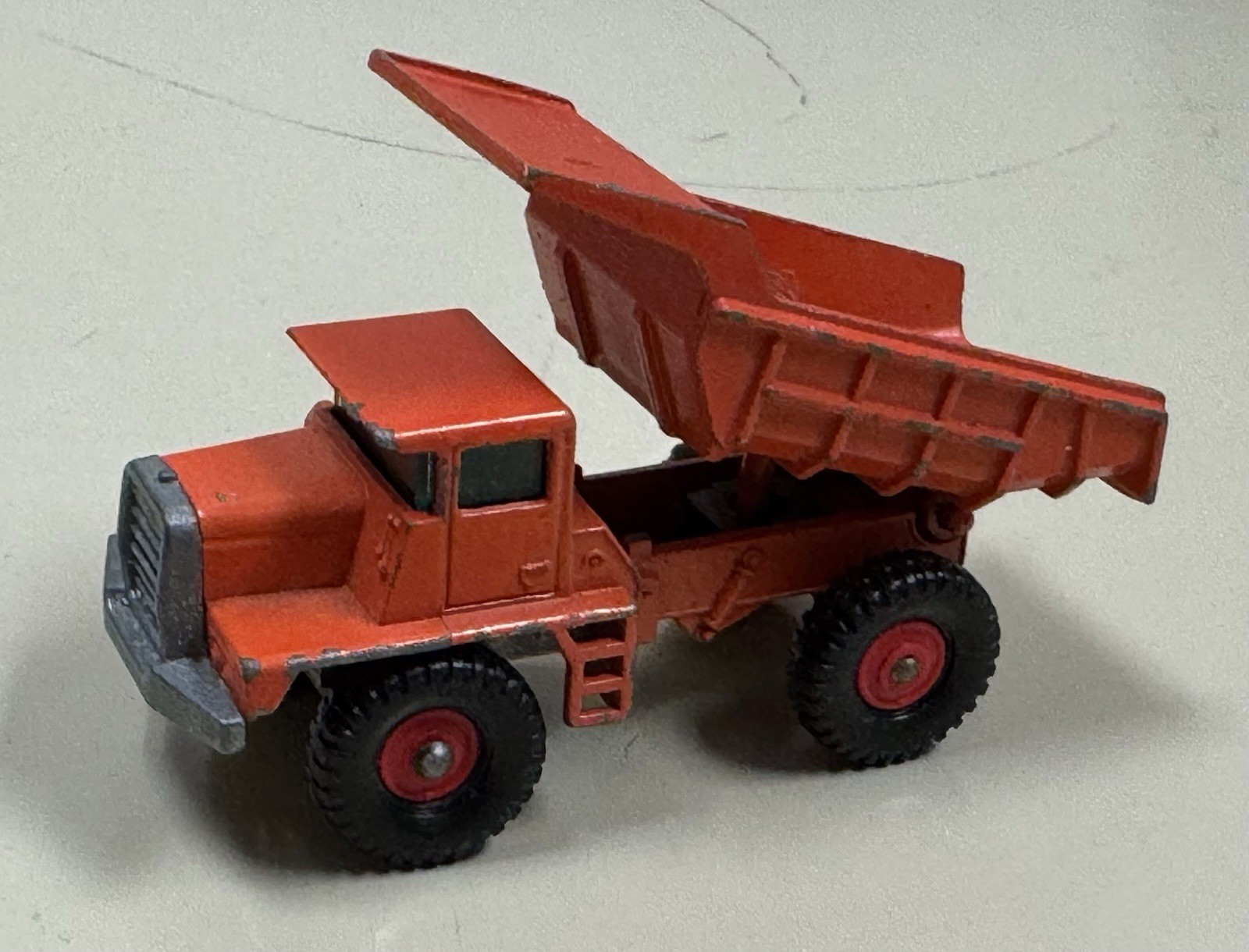Matchbox Series Mack Dump Truck No. 25 Diecast 1:64 Orange Construction Vehicle