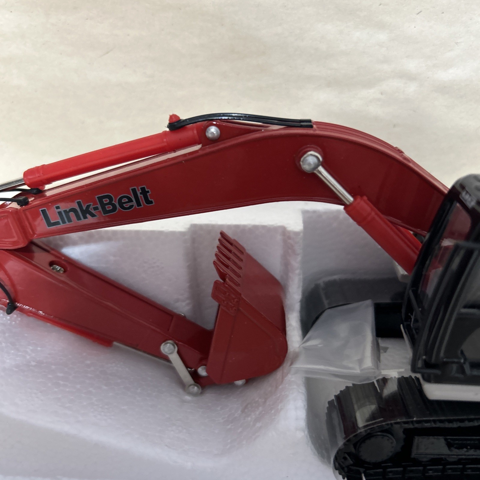 AUCUN,Crawler excavator LINK BELT 210 X2 1/40, LINK30098 box 5