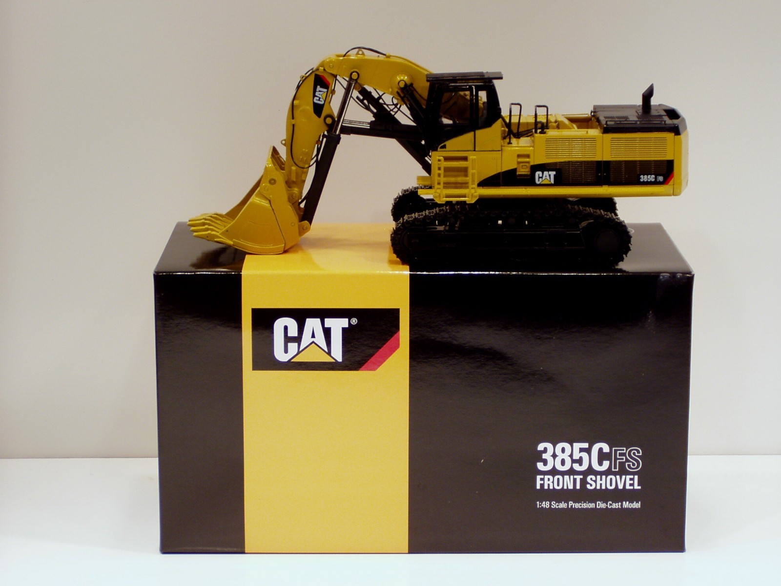 Caterpillar 385C FS Shovel – 1/48 – CCM – Diecast – Brand New 2012