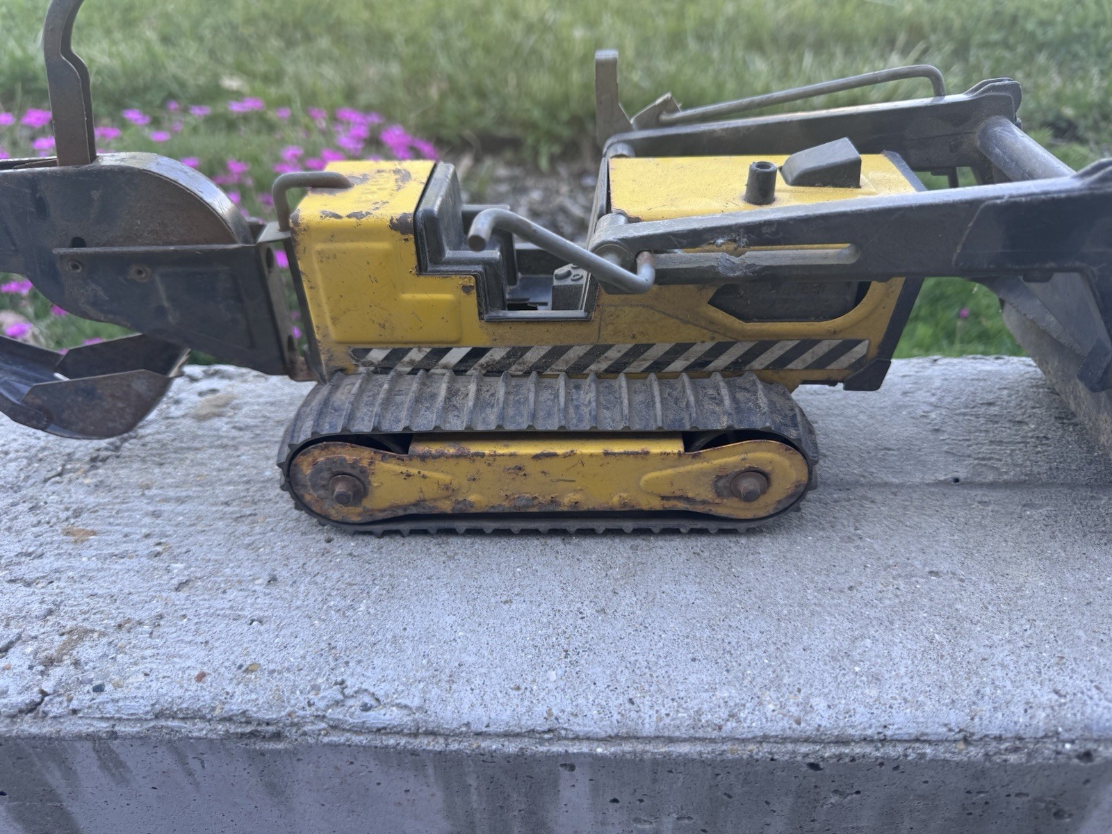 Tonka Metal T-6 Track Front End Loader Backhoe Bulldozer Toy
