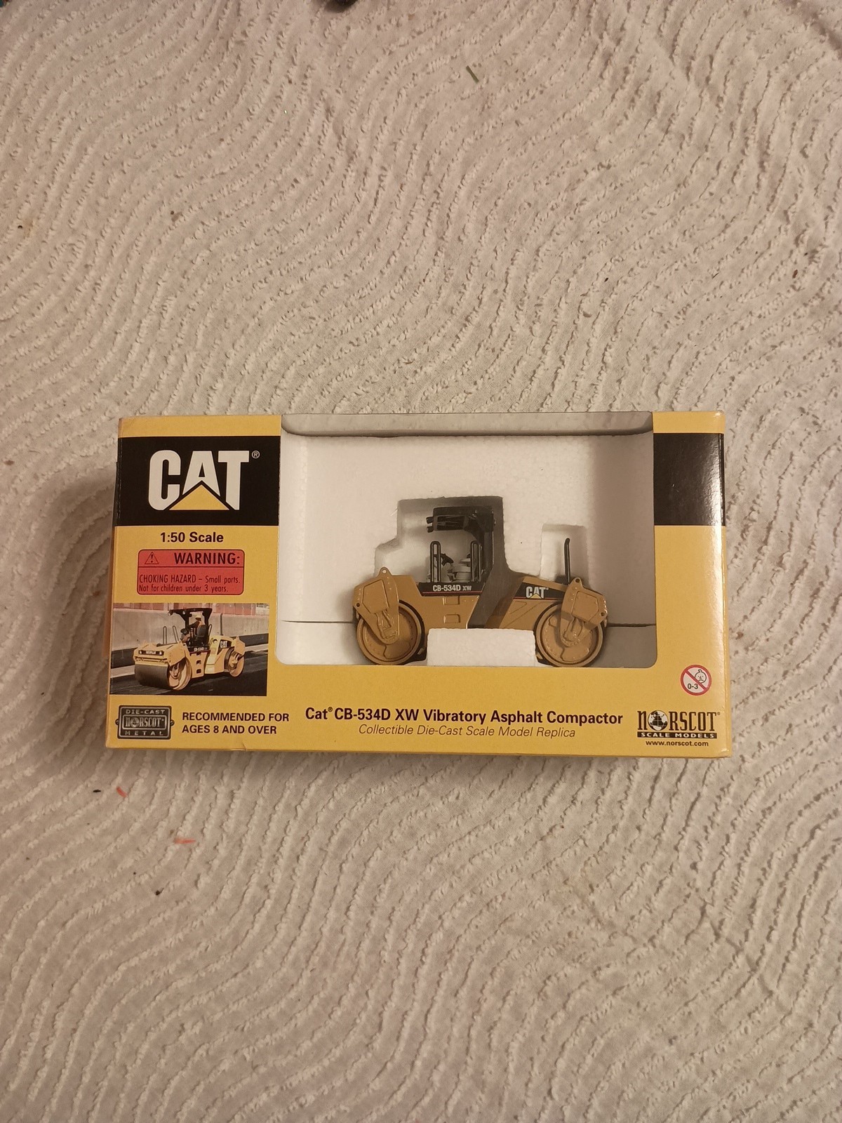 NORSCOT 55132 CAT CB-534D XW VIBRATORY ASPHALT COMPACTOR 1:50 SCALE N.I.B.
