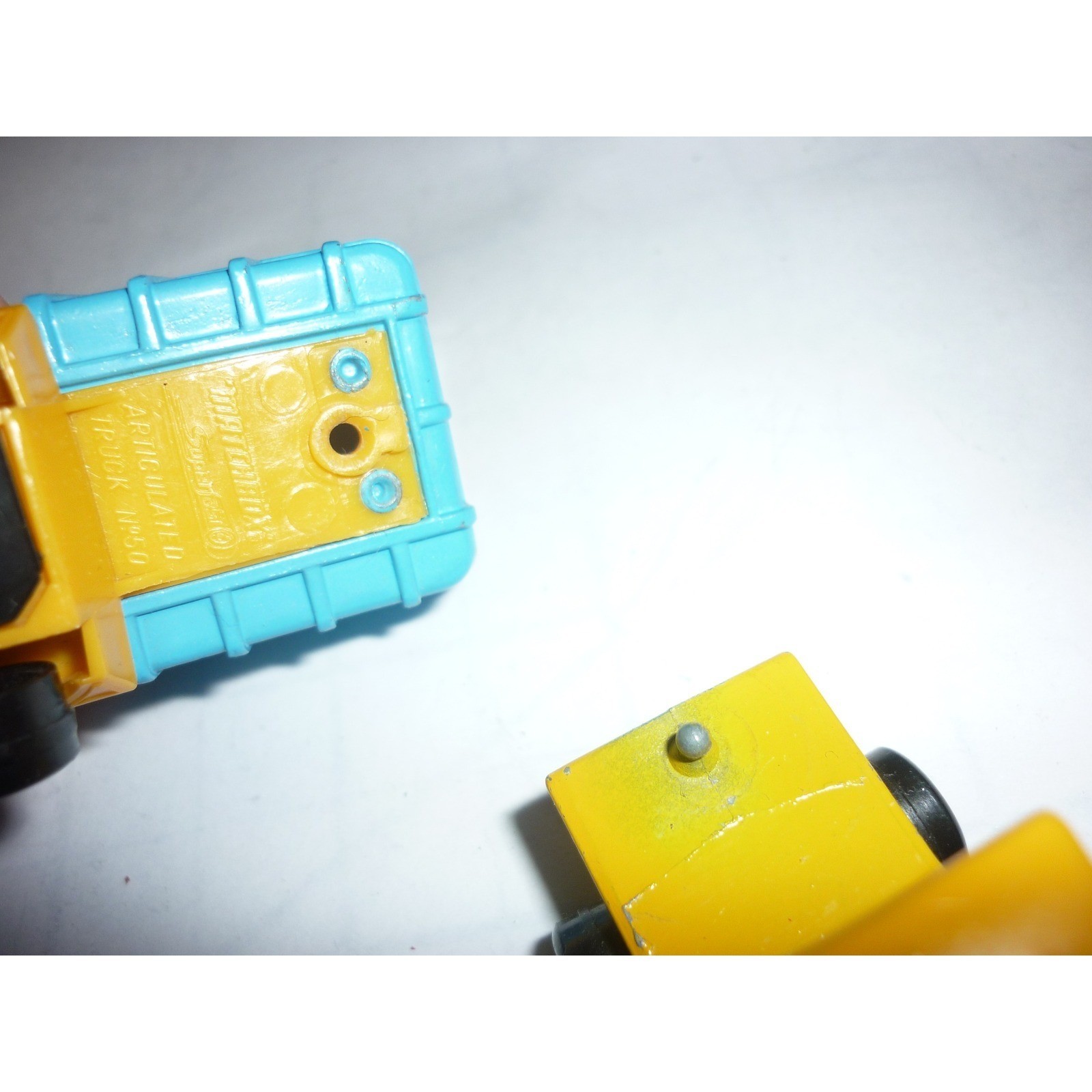 Matchbox Superfast Dump Truck Yellow Blue Diecast Toy Vehicle