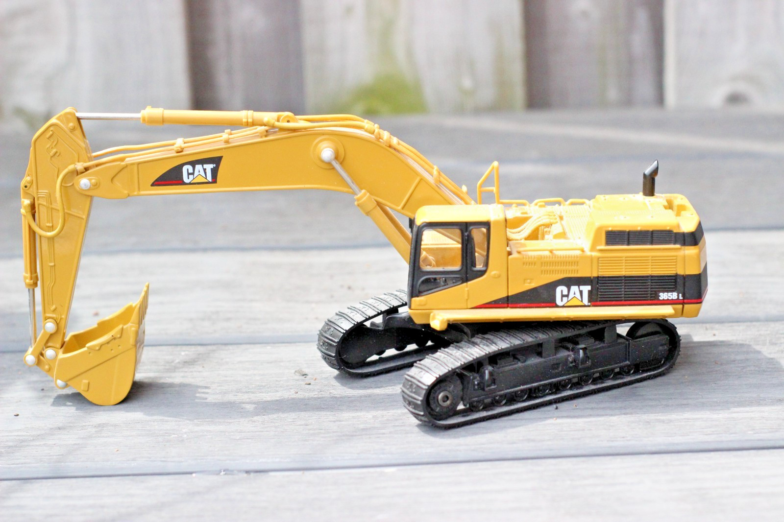 CAT 365B L Series II Hydraulic Excavator Core Classics Series 1:50 Model 85058C