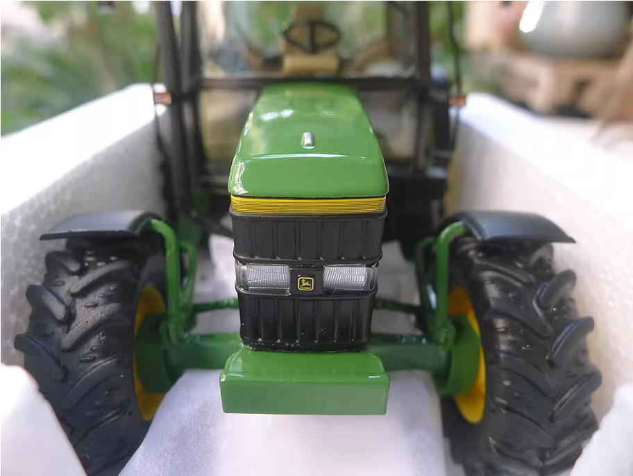1:32 SCHUCO John Deere 6100 Tractor Farm Agricultural Machinery Diecast Model