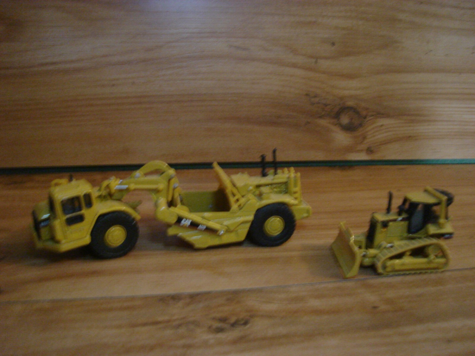 Norscot HO Scale Cat 627G Auger Scraper With Auger/ Cat D5M LGP Track