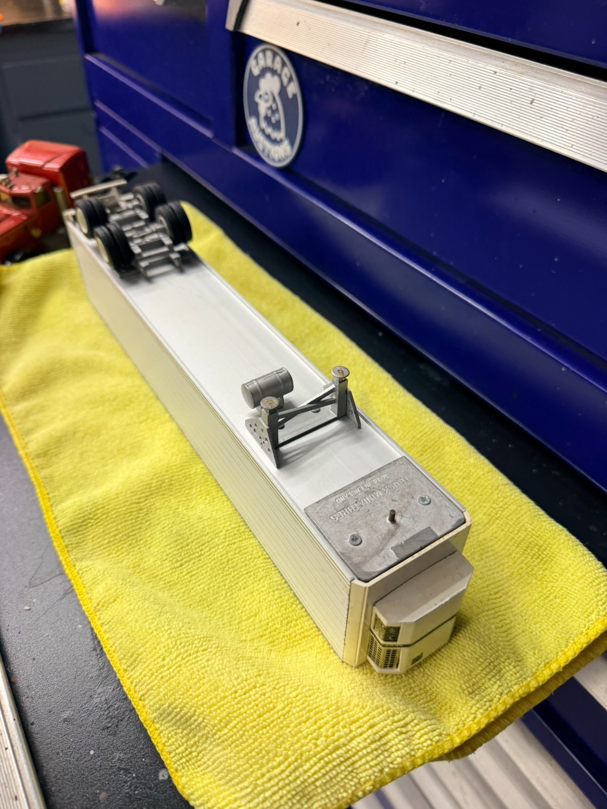 Utility 48′ Thermo King Reefer Van Trailer Truck Miniatures 1:48 Scale Model