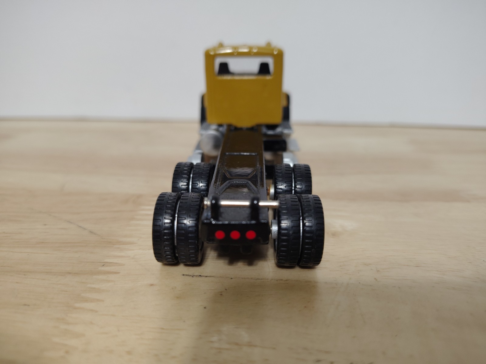 Cat 85992 Caterpillar Day Cab Truck 6×4 Construction 1:64 Diecast