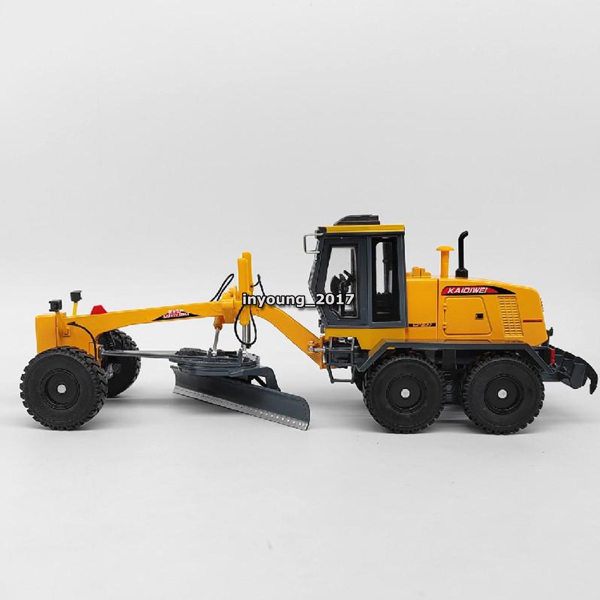 1:35 Grader Truck Model Construction Vehicle Diecast Toys for Boys Kids Gifts