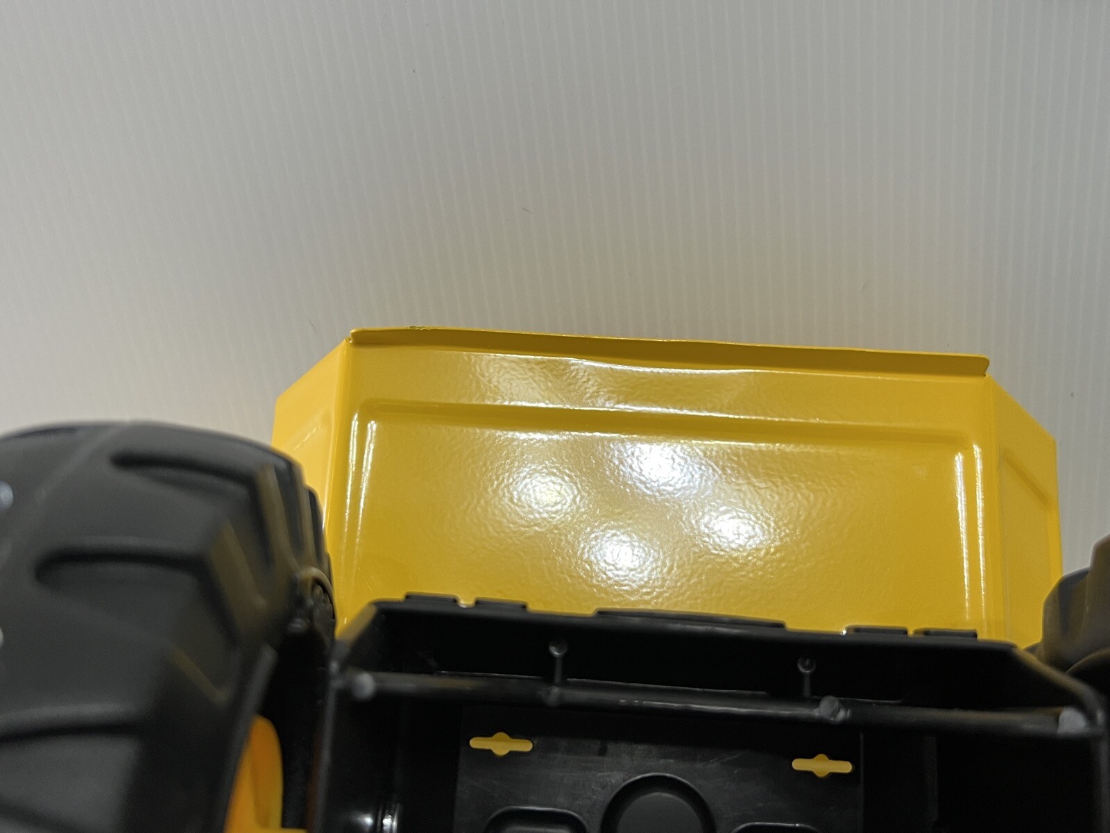 TONKA 354 CLASSIC CONSTRUCTION YELLOW MIGHTY DUMP TRUCK METAL 2012 HASBRO 93918
