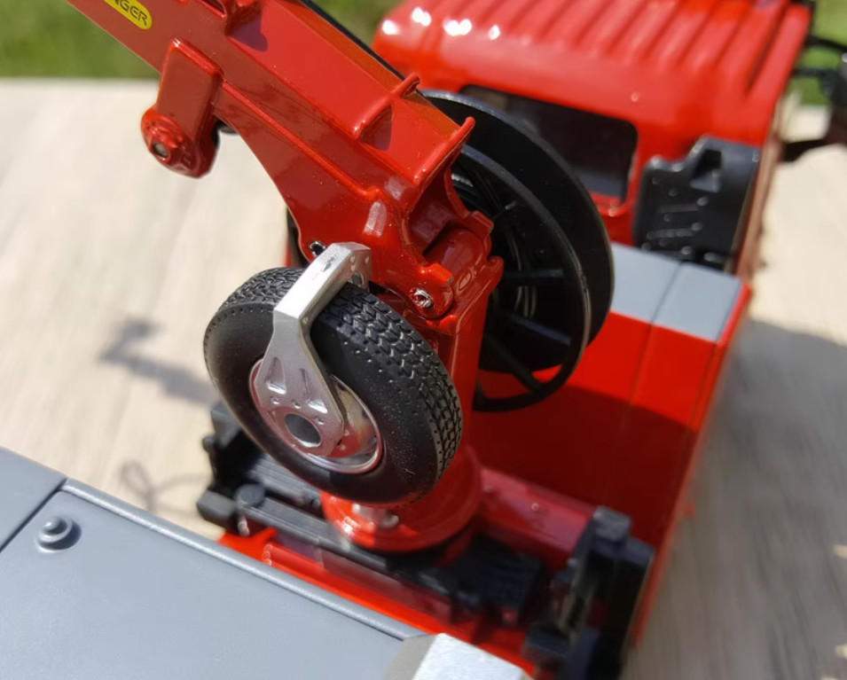 1:43 JIEDA Fully Automatic Boost Pumper Fire Truck Rescue Engine Diecast Model