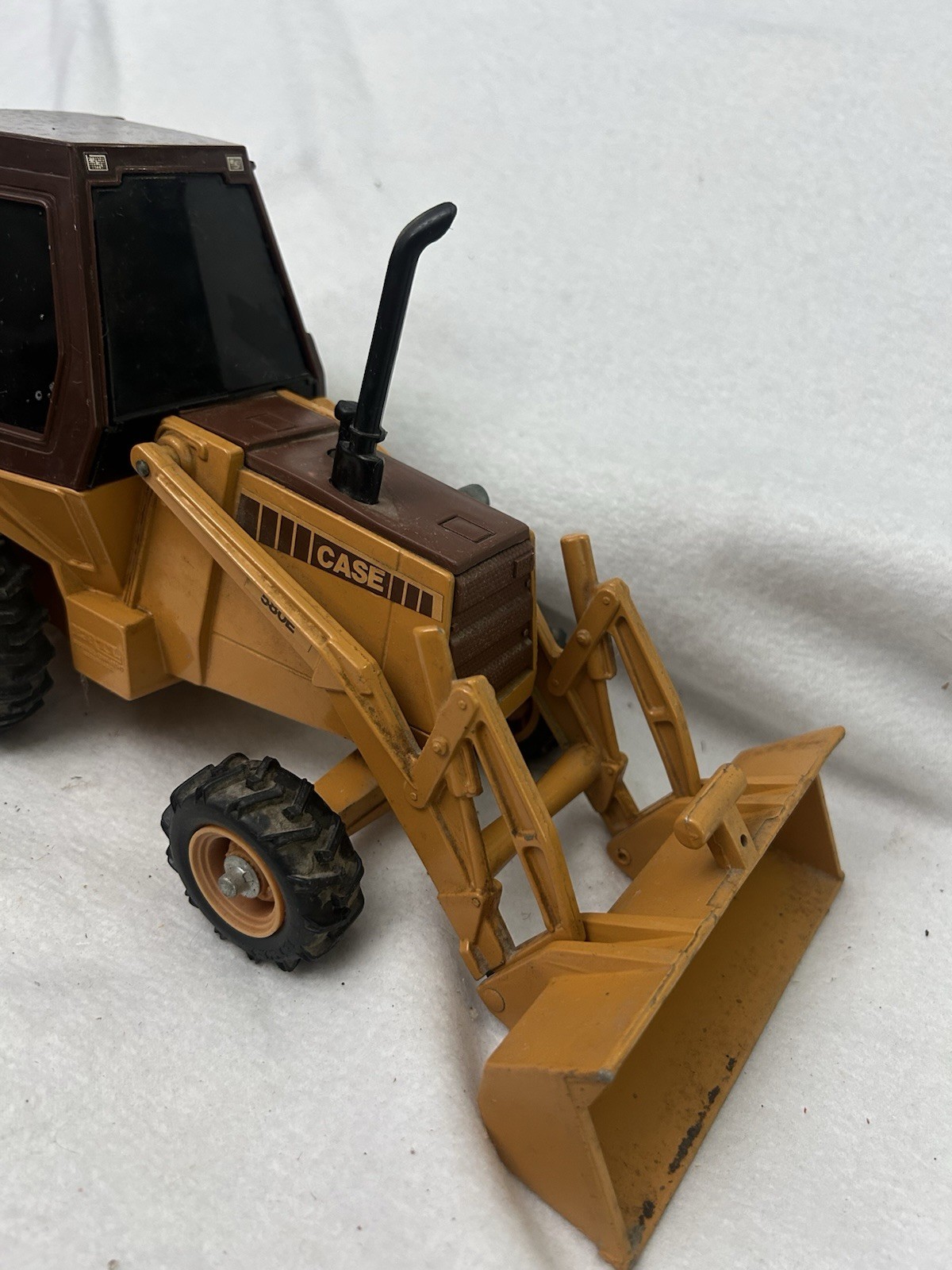 ERTL Case 580E Construction King Loader Backhoe 1/16 Diecast Tractor USA