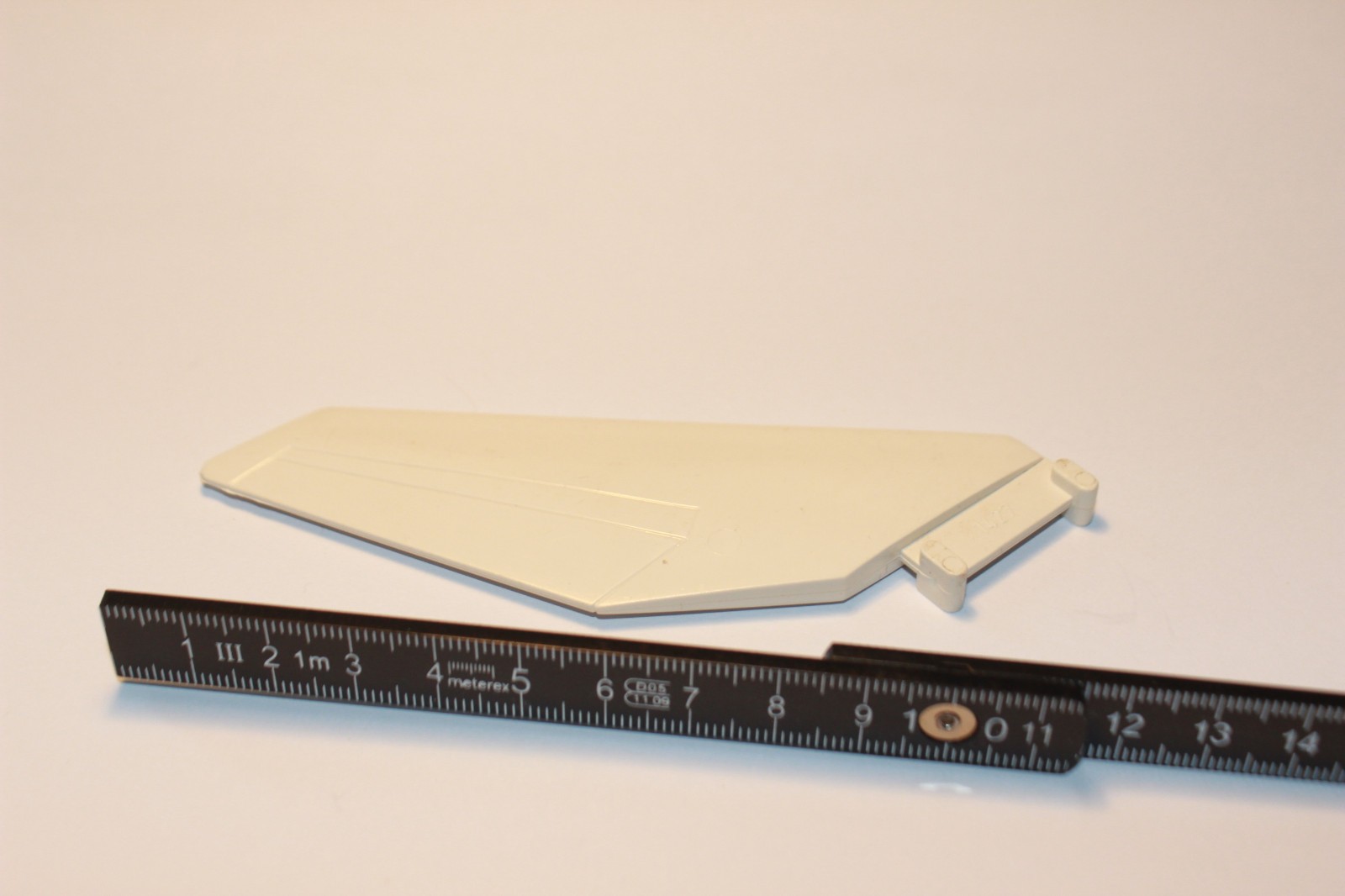 SIKU 4016 Space Shuttle Replacement Part 1:55 Wing Flügel Stand Model
