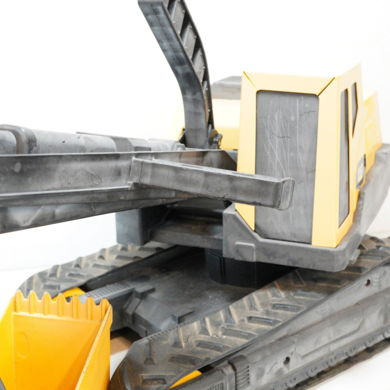 Funrise CAT Construction Excavator 20″ Toy 2019 #82354