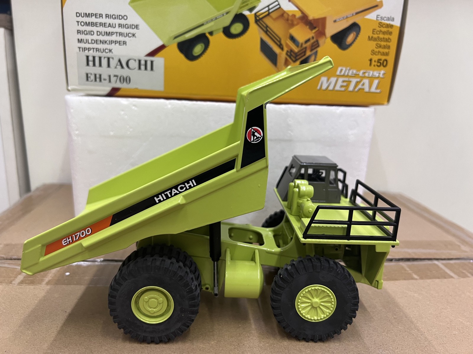 JOAL 1:50 HITACHI EH 1700 Hitachi mining truck dump truck alloy dump truck model