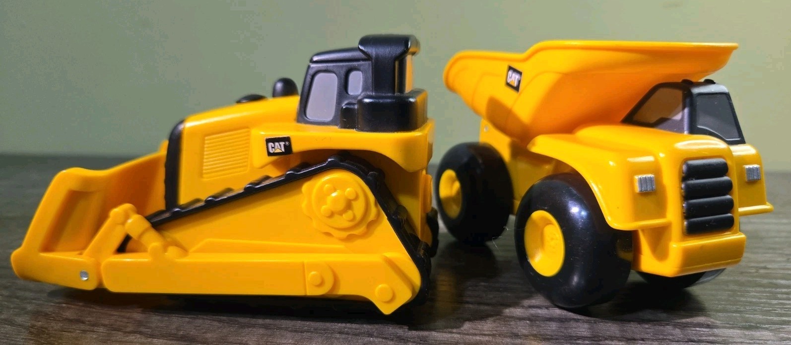 Lot Of 2 Toy State CAT Mini Machines Plastic Construction Dump Truck & Excavator