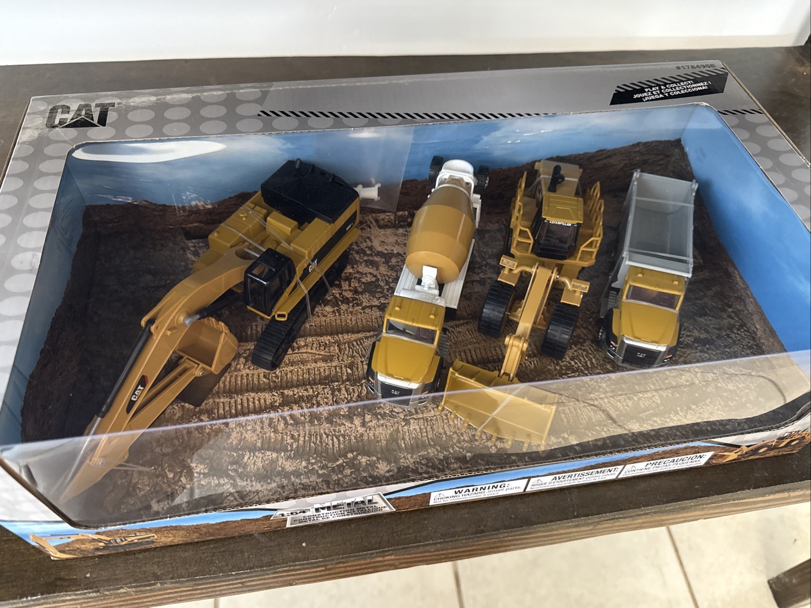 Diecast Masters 1:64 CAT Caterpillar D11T Bulldozer Diecasts – Save on Shipping