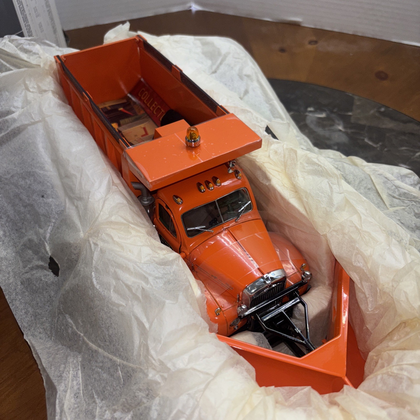 First Gear 1/25, Mack B61 Dump Truck With Snow Plow, State Highway, 49-0019