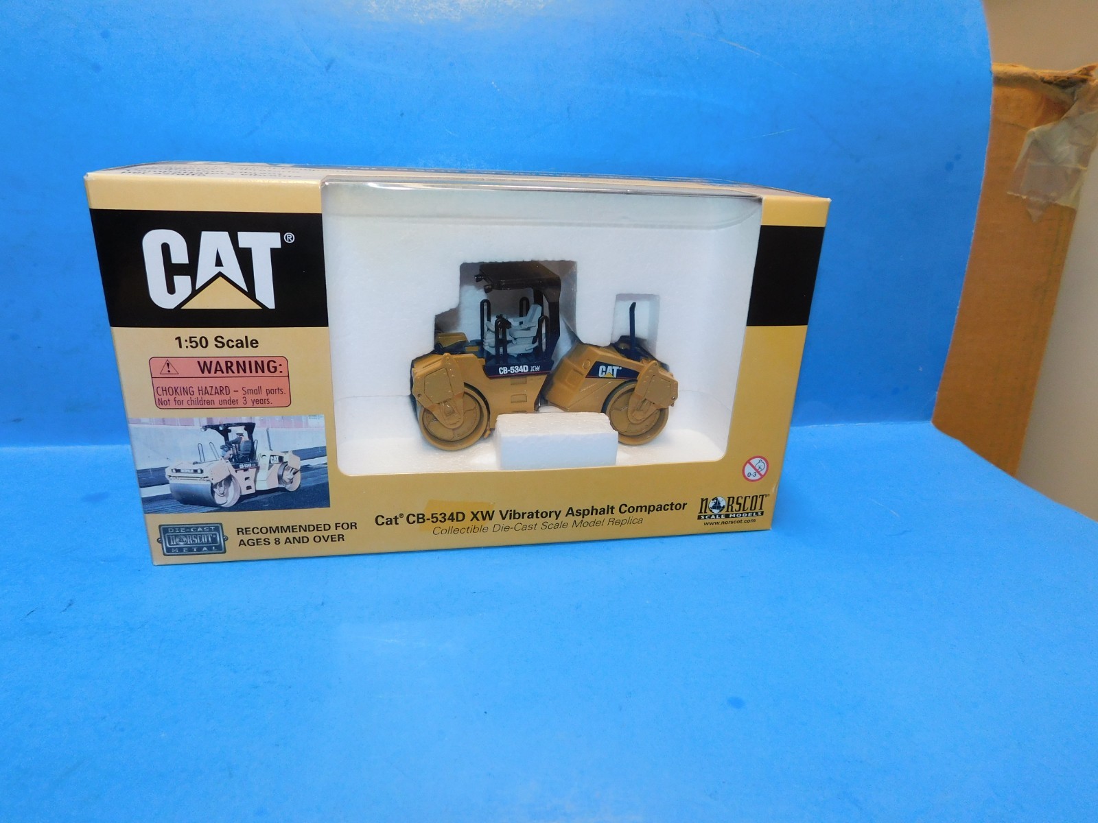 ! 1:50 SCALE NORSCOT CAT CB-534D XW ASPHALT COMP. CATERPILLAR #55132 NIB LOOK !