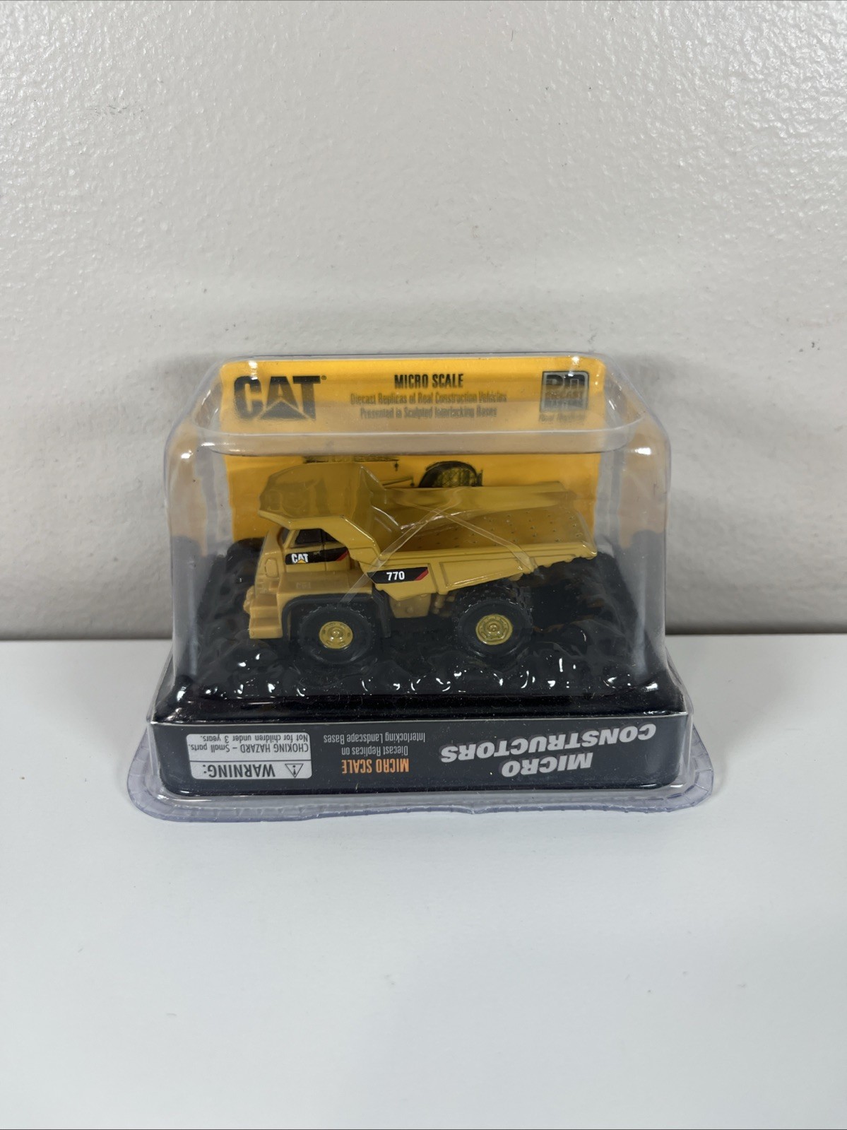 Caterpillar CAT 770 Off-Highway Truck True 1:64 Diecast Micro-Scale D14