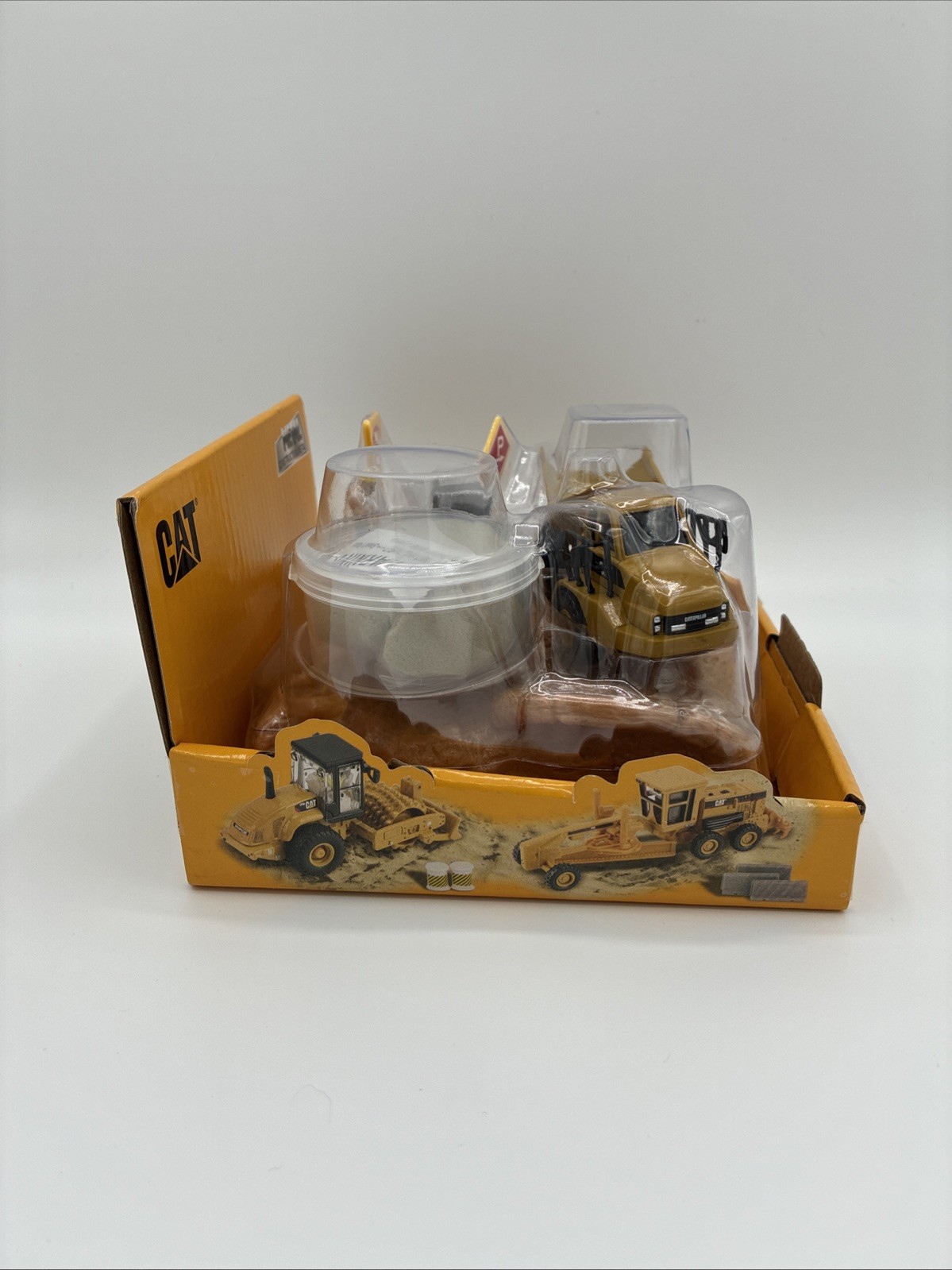 New CAT Dump Truck 730 1:87 Scale Die Cast Masters Replica Caterpillar Model