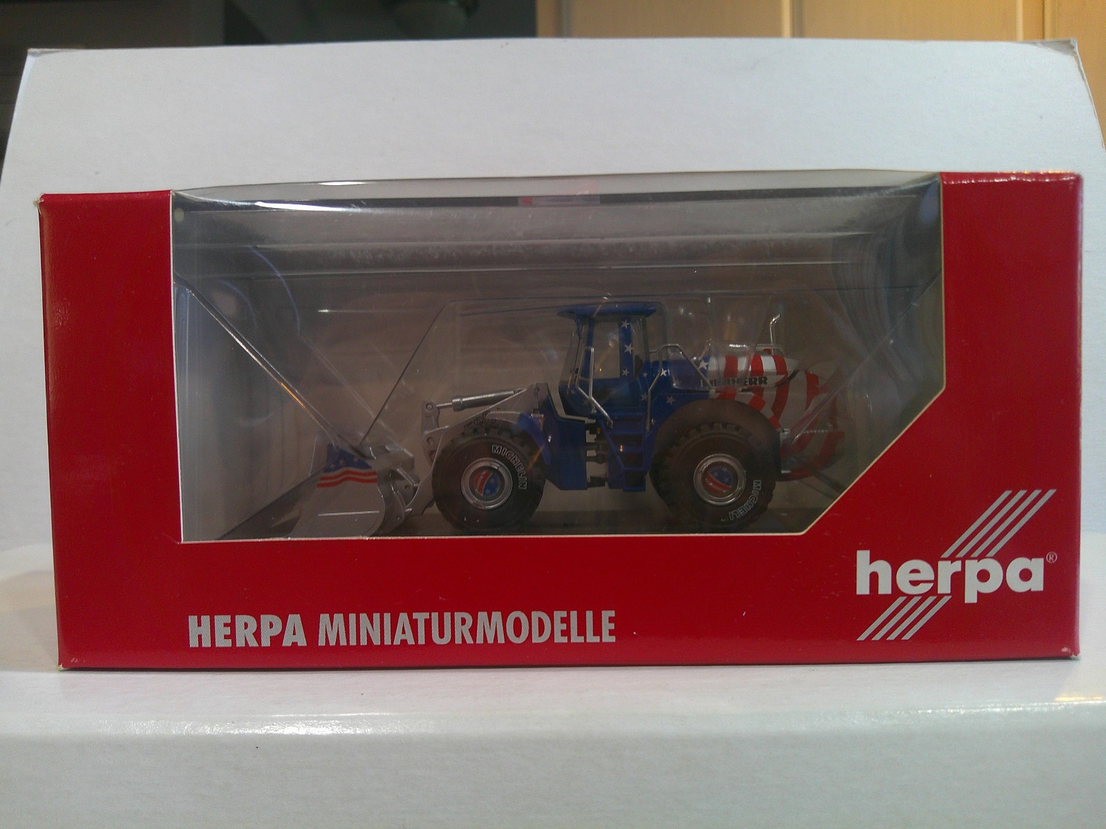 HERPA LIEBHERR L580 COMING TO AMERICA #149921 1:87 Scale Very Good