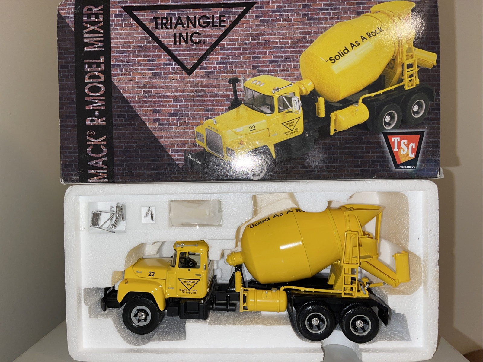 First Gear Mack R-Model Concrete Cement Mixer Triangle TSC 19-2283 1/34 Scale