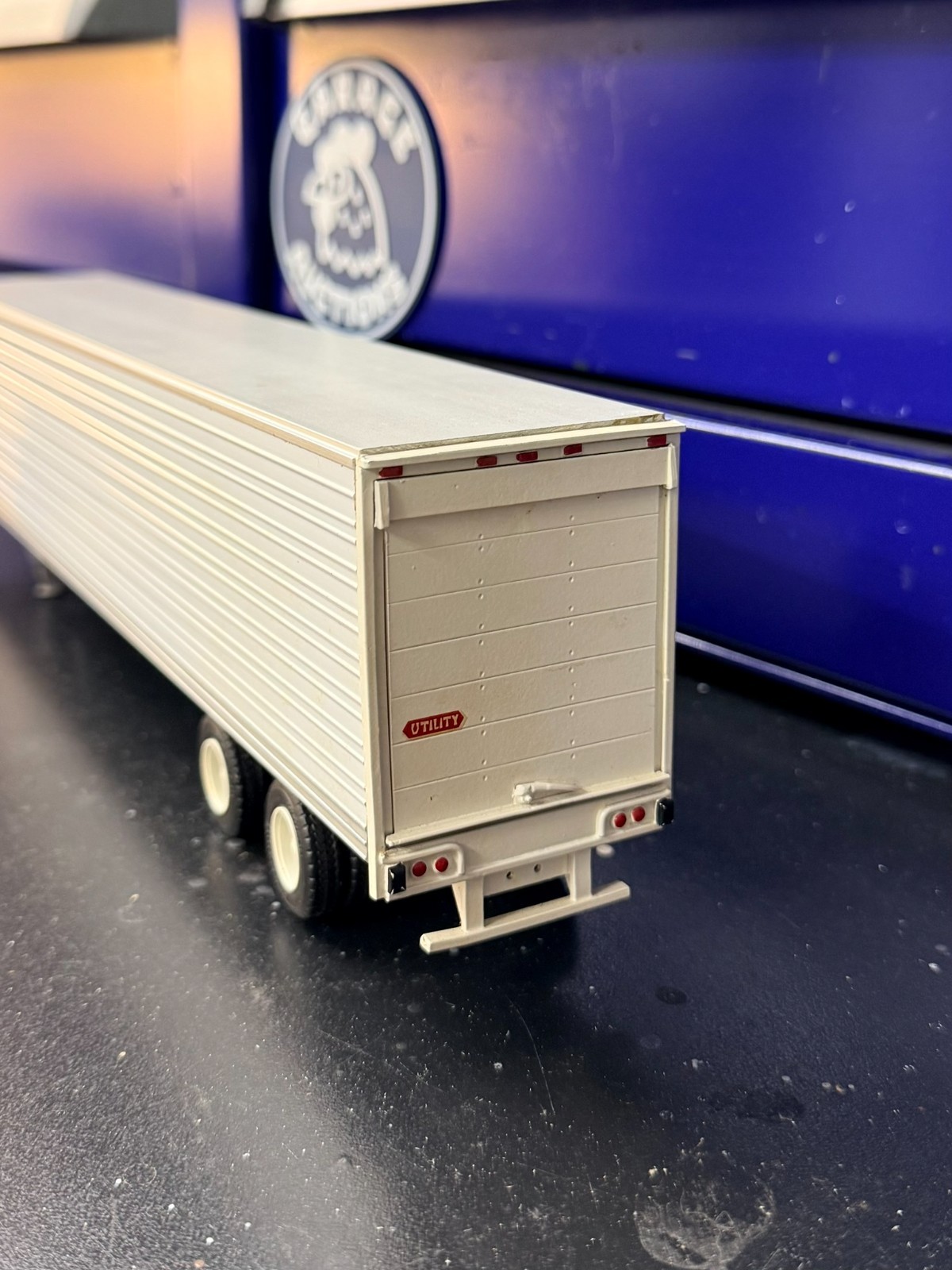 Utility 48′ Thermo King Reefer Van Trailer Truck Miniatures 1:48 Scale Model