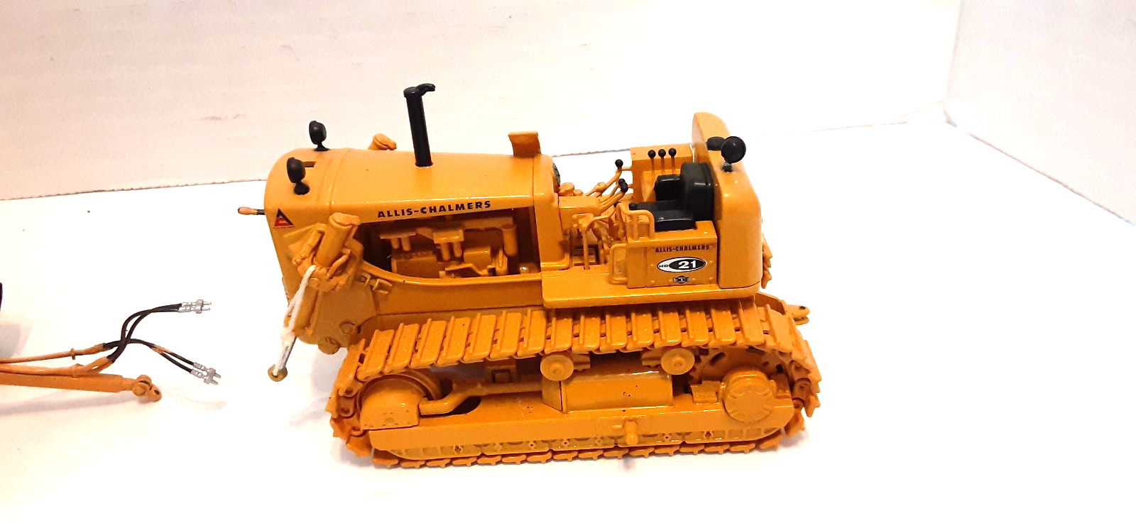 1:50 Allis-Chalmers HD-21 Crawler With Ejector Scraper By First Gear