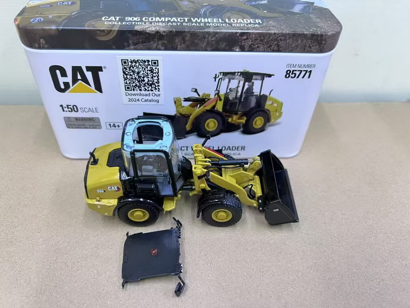 DM 1/50 Scale CAT 906 Compact Wheel Loader Diecast Model Toy Gift 85771