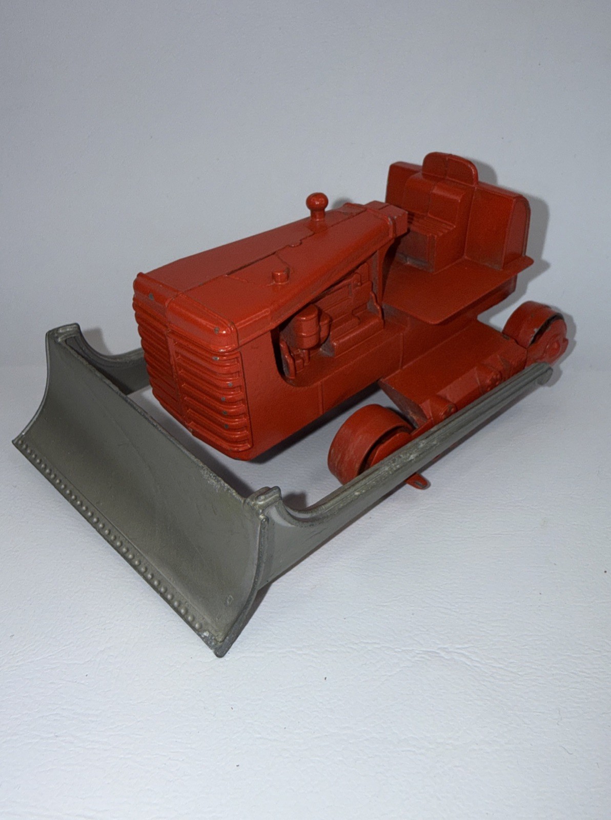 Vintage Hubley No. 769 Crawler Tractor Bulldozer – 1950’s – Great Shape!
