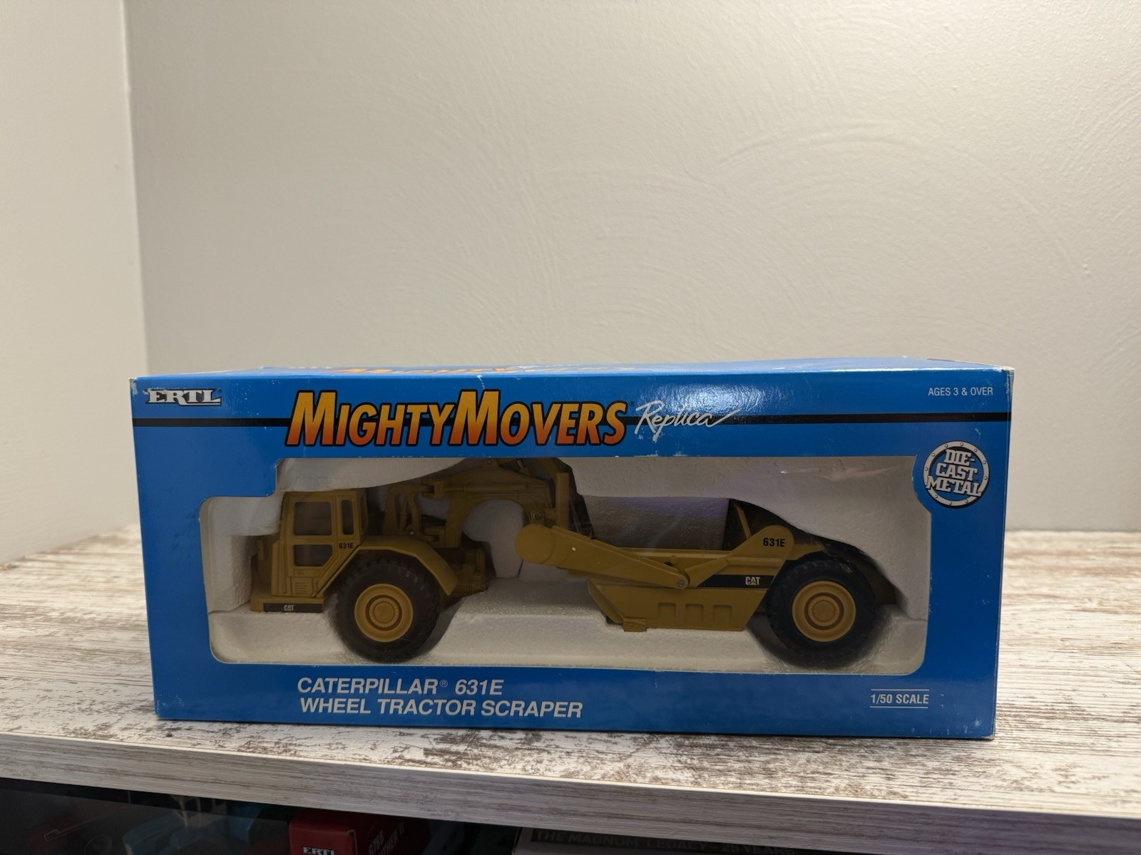 Caterpillar Cat 631E Wheel Tractor Scraper – ERTL 1:50 Scale Diecast Model #2430