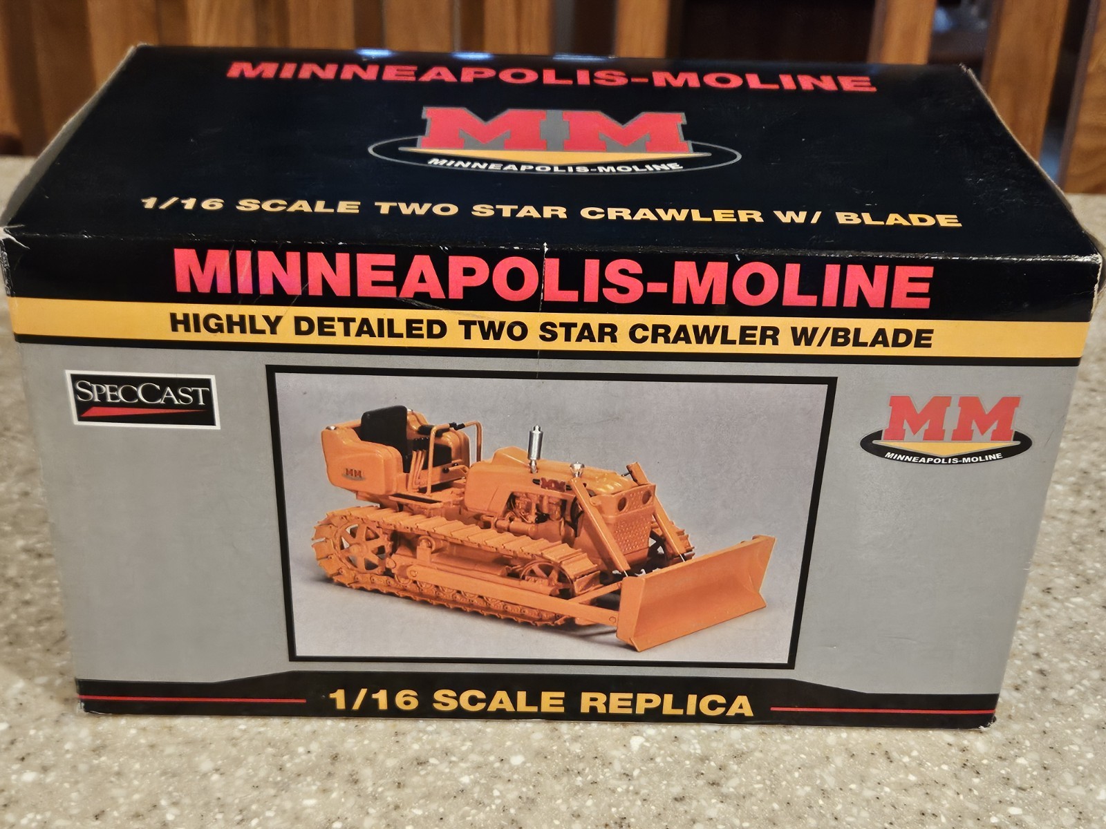 Minneapolis-Moline Two Star Crawler W/ Blade SpecCast 1/16 scale Collectible NIB