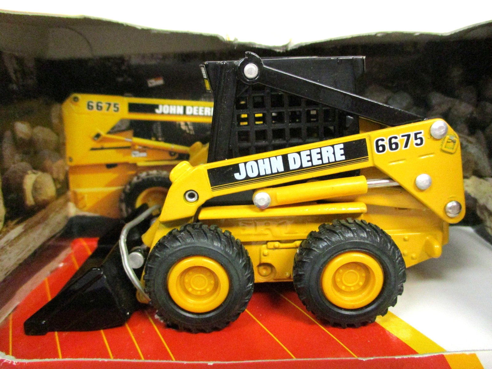 ERTL – JOHN DEERE 6675 SKID STEER LOADER – 1/32 DIECAST
