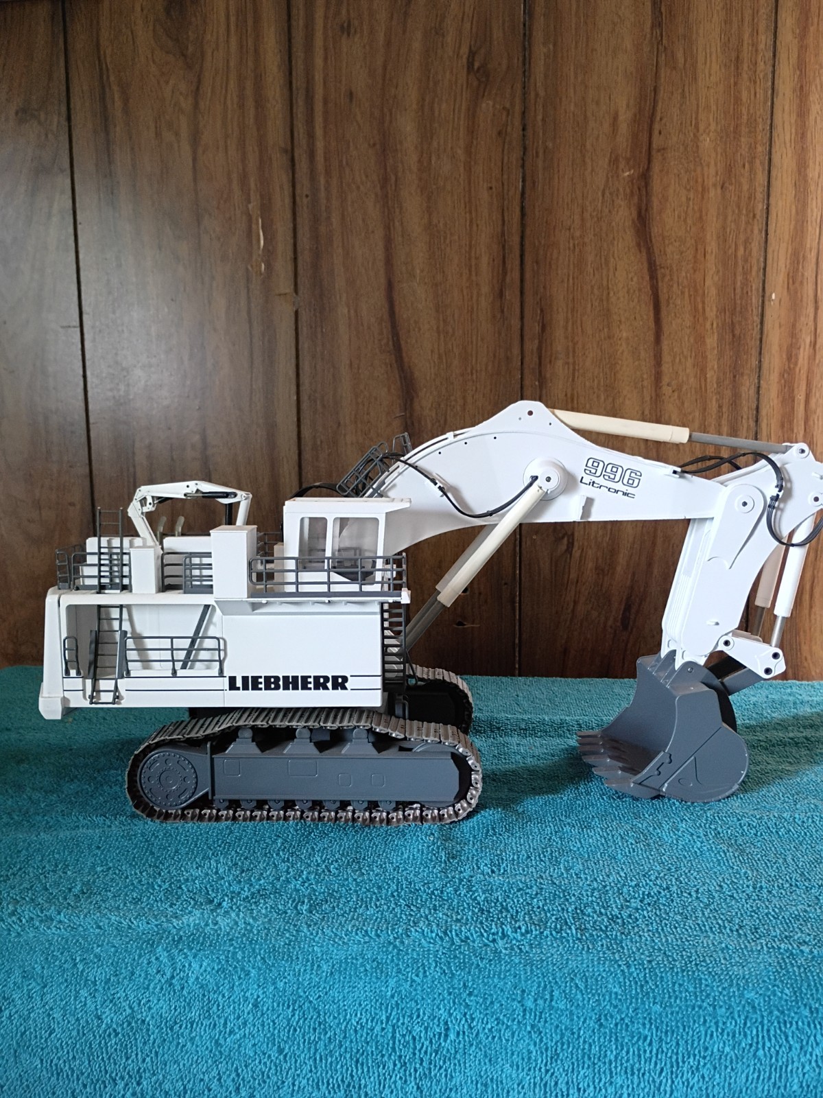 1:50 scale diecast Liebherr 996 excavator by Conrad