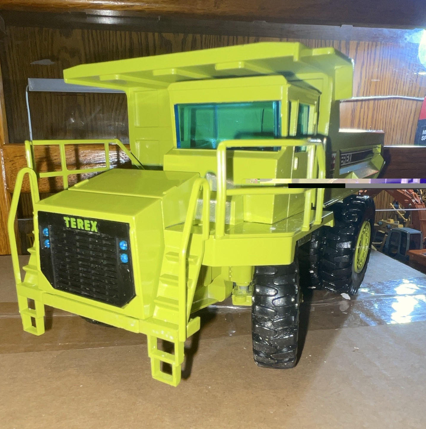Terex 3340 Dump Truck Diecast Metal Model 1:50 Green Black Dump Bed
