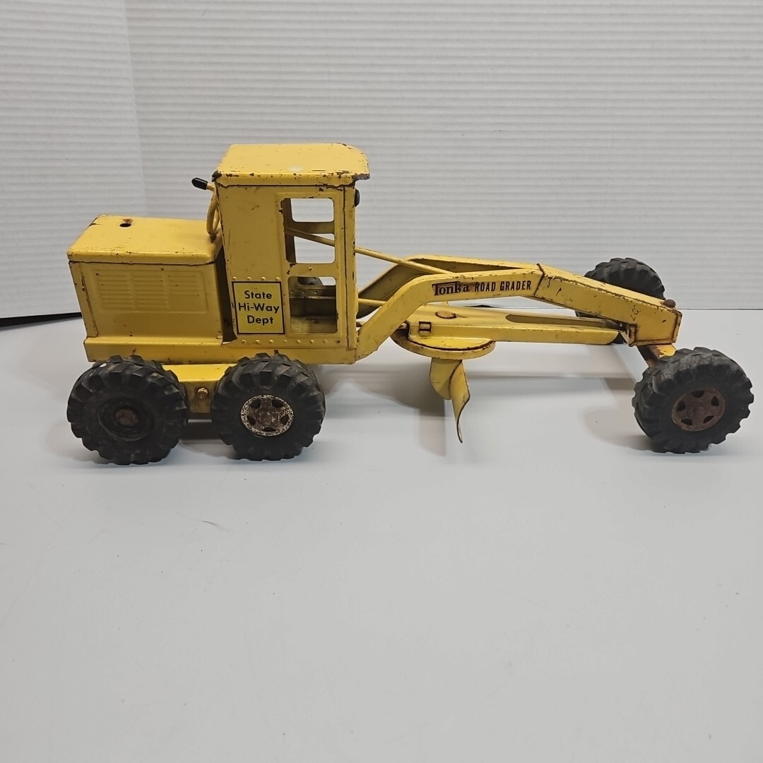 Tonka Truck STATE HI-WAY DEPT ROAD GRADER Steel 1950-60’s 17in. Long STEERING