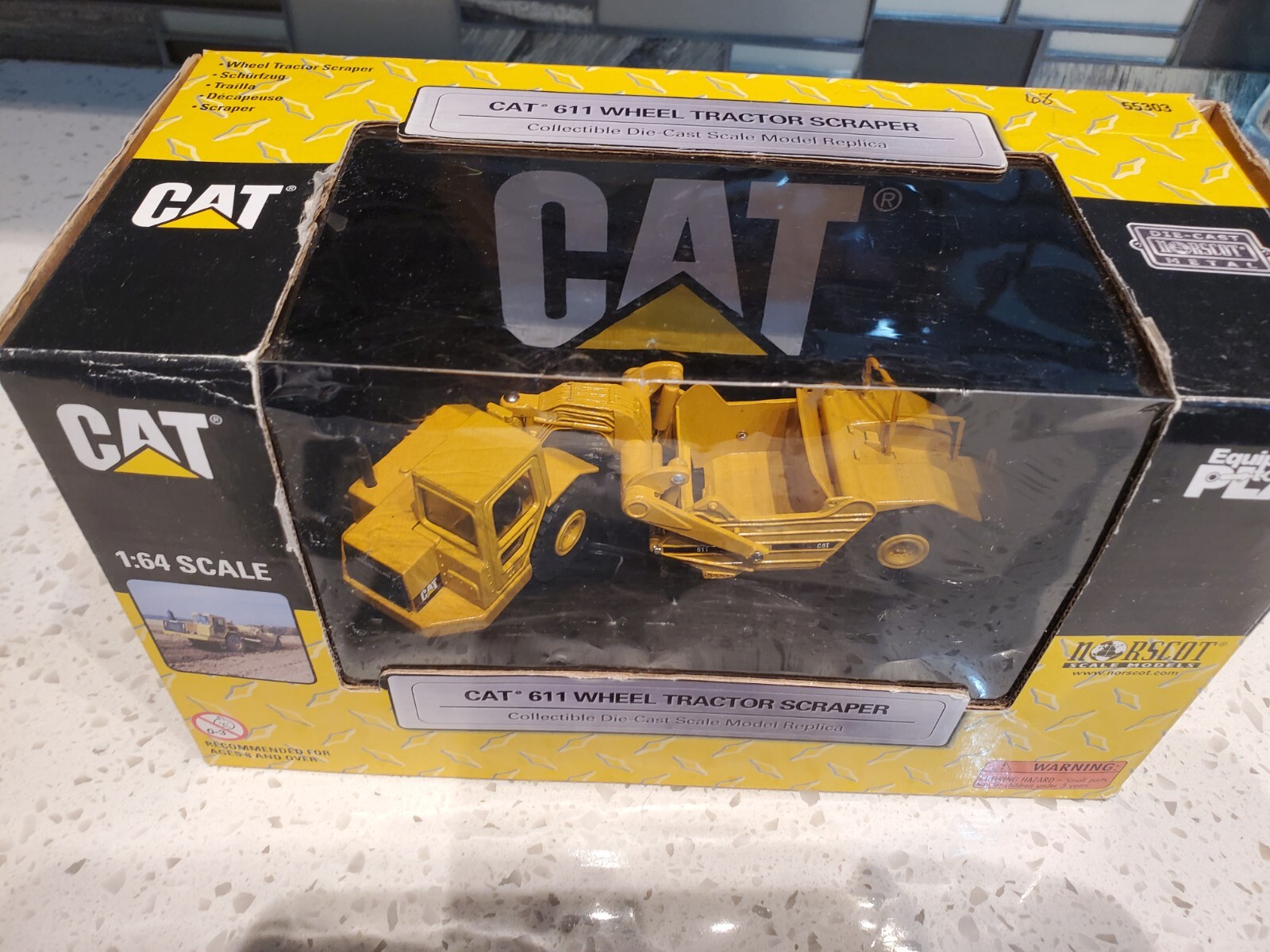 CAT 611 Wheel Tractor Scraper