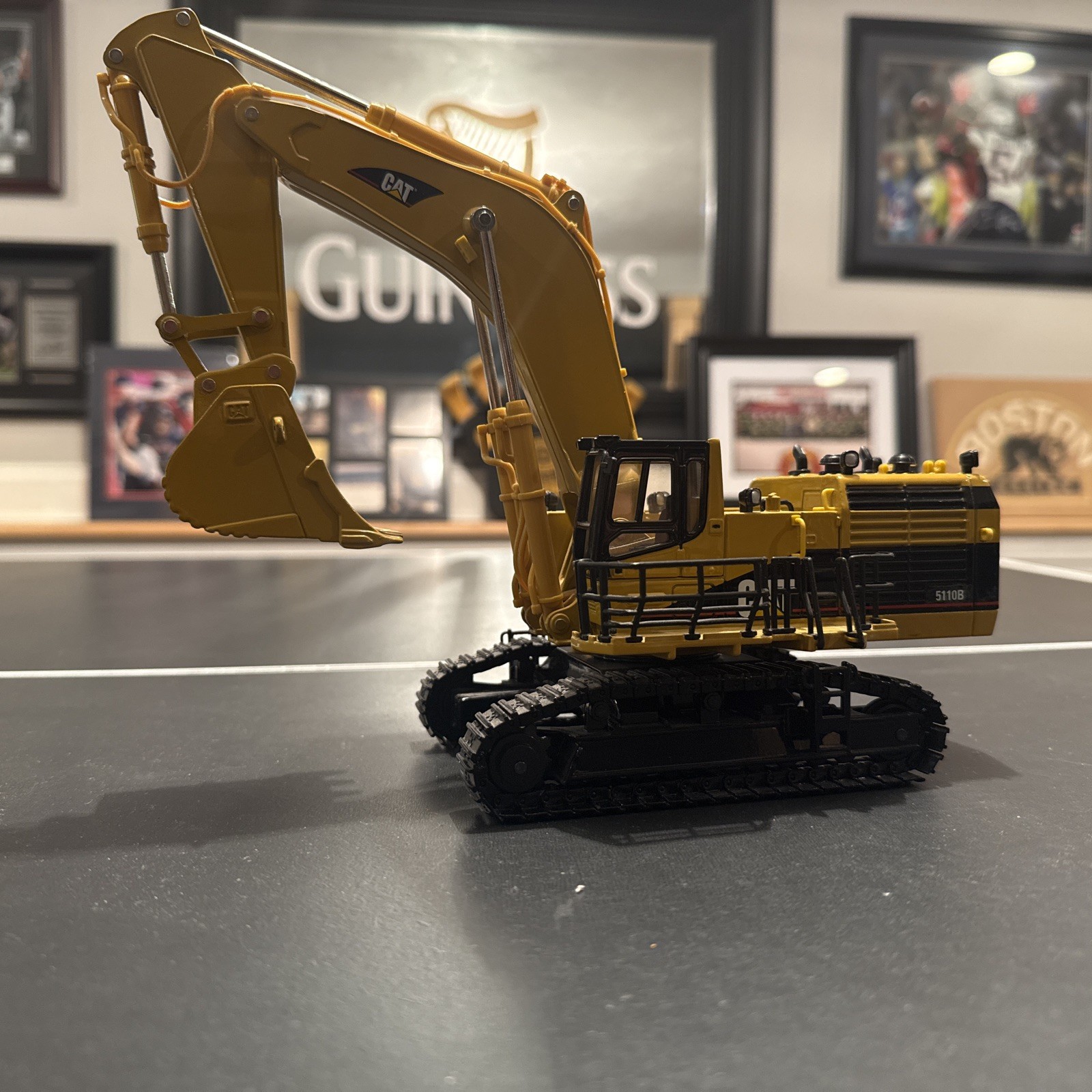 CAT 5110B Excavator with Metal Track / Norscot Collectible Model Replica Diecast